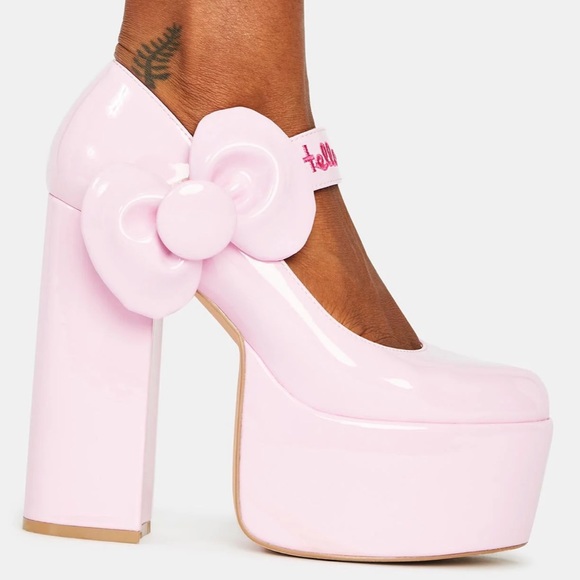 💗Hello Kitty x Dolls Kill💗 Pink Patent Platforms - Picture 8 of 14